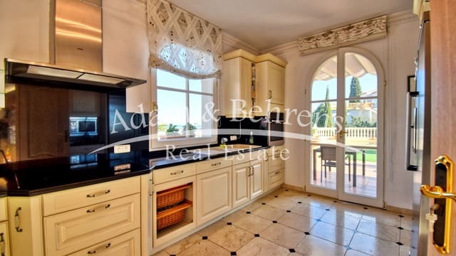 5 Zimmer Villa zu verkaufen in La Sella mit Pool Garage - 1.499.000 € (Ref: 9284062)