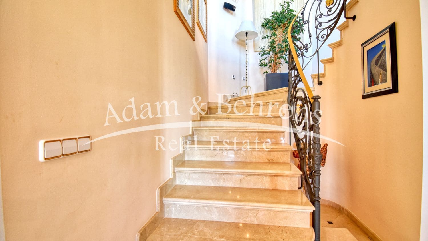 5 makuuhuone Huvila myytävänä paikassa La Sella mukana uima-altaan 
autotalli - 1 499 000 € (Ref: 9284062)