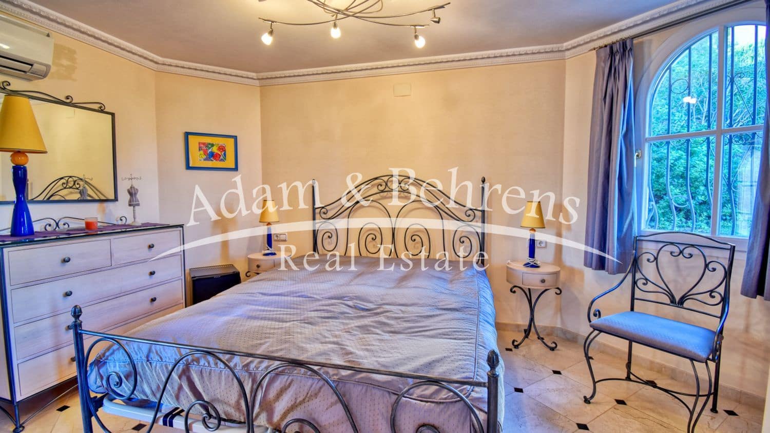 5 makuuhuone Huvila myytävänä paikassa La Sella mukana uima-altaan 
autotalli - 1 499 000 € (Ref: 9284062)