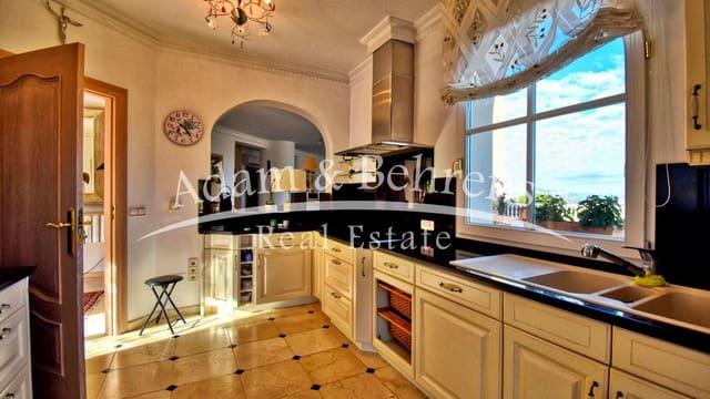 5 Zimmer Villa zu verkaufen in La Sella mit Pool Garage - 1.499.000 € (Ref: 9284062)