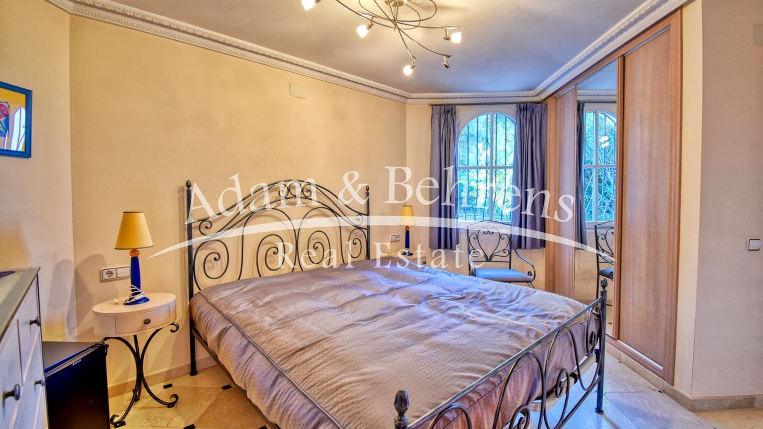 5 makuuhuone Huvila myytävänä paikassa La Sella mukana uima-altaan 
autotalli - 1 499 000 € (Ref: 9284062)