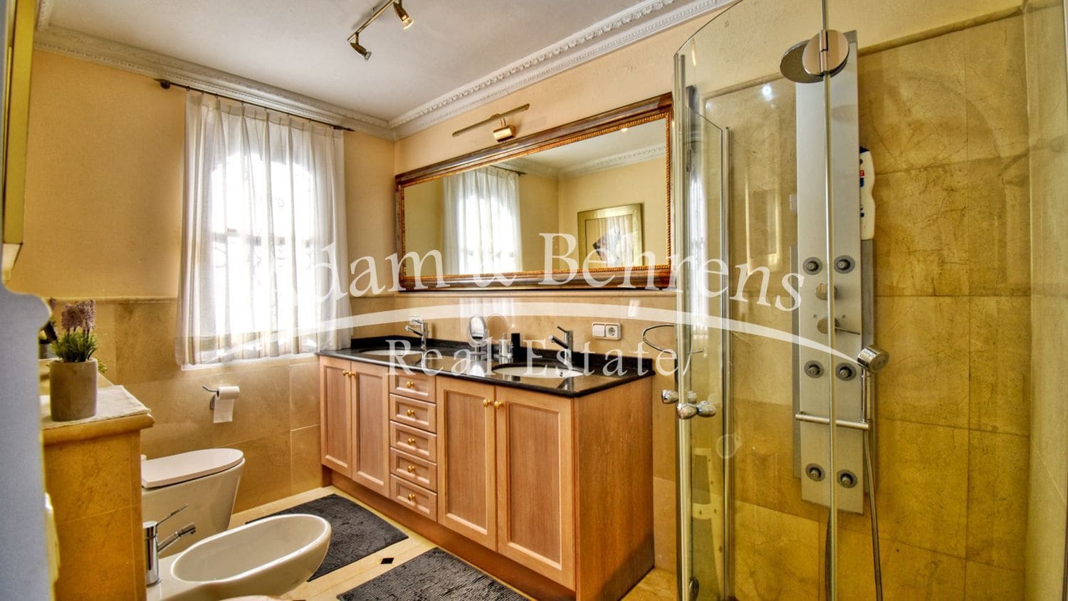 5 makuuhuone Huvila myytävänä paikassa La Sella mukana uima-altaan 
autotalli - 1 499 000 € (Ref: 9284062)