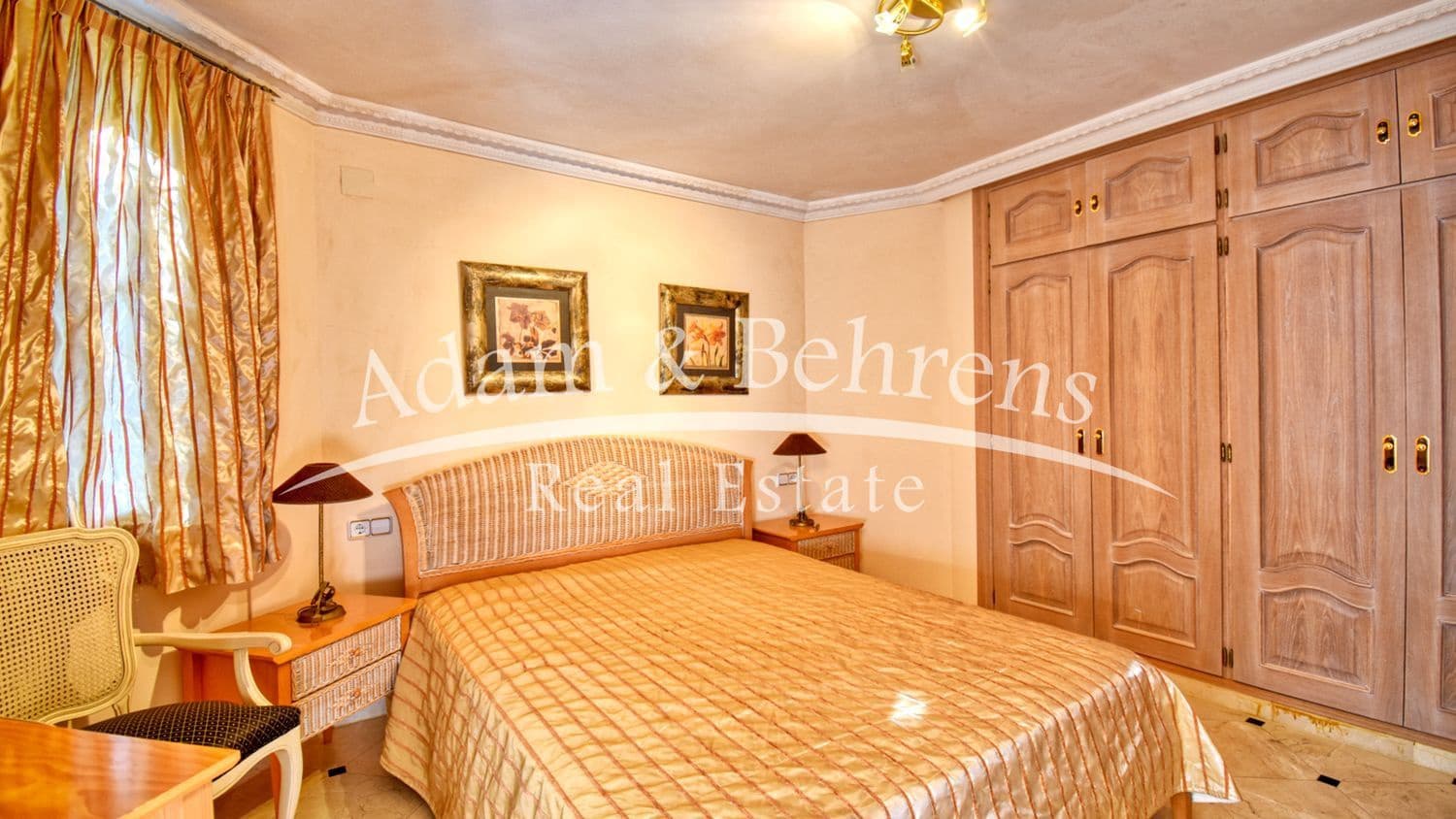 5 makuuhuone Huvila myytävänä paikassa La Sella mukana uima-altaan 
autotalli - 1 499 000 € (Ref: 9284062)