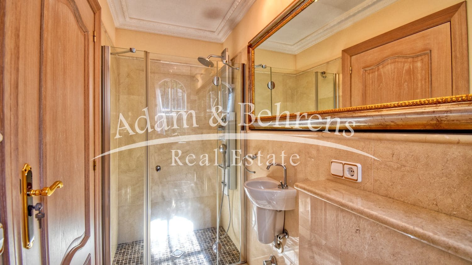 5 makuuhuone Huvila myytävänä paikassa La Sella mukana uima-altaan 
autotalli - 1 499 000 € (Ref: 9284062)