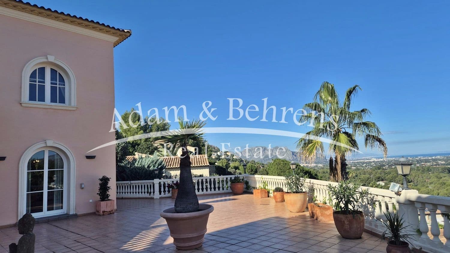 5 makuuhuone Huvila myytävänä paikassa La Sella mukana uima-altaan 
autotalli - 1 499 000 € (Ref: 9284062)