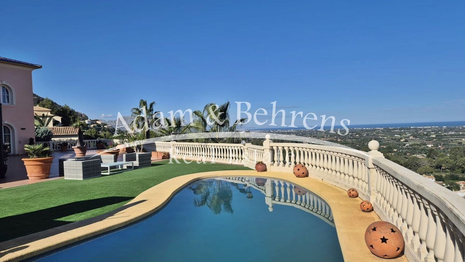 5 makuuhuone Huvila myytävänä paikassa La Sella mukana uima-altaan 
autotalli - 1 499 000 € (Ref: 9284062)