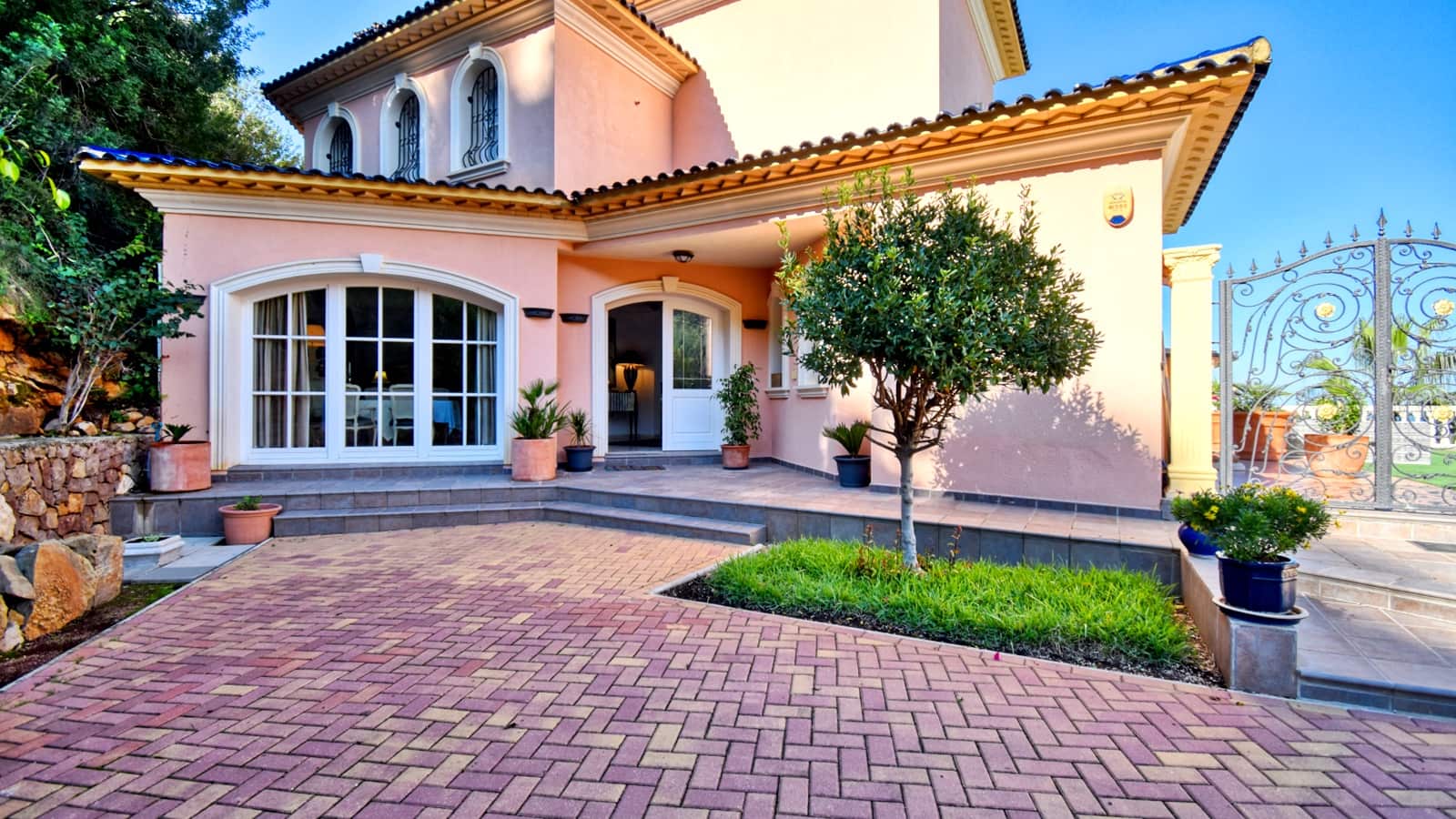 5 soveværelse Villa til salg i Pedreguer med swimmingpool garage - € 1.499.000 (Ref: 9284062)