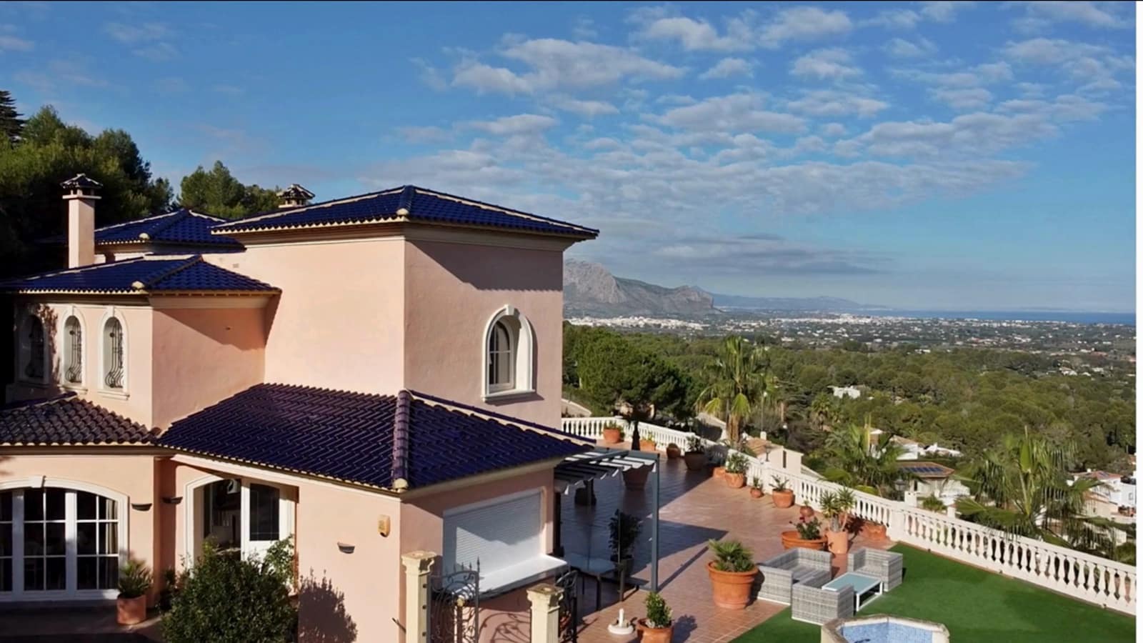 5 soveværelse Villa til salg i Pedreguer med swimmingpool garage - € 1.499.000 (Ref: 9284062)