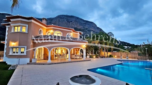 4 bedroom Villa for sale in Montgó - Ermita, Javea / Xàbia with pool garage - € 1,650,000 (Ref: 9294552)