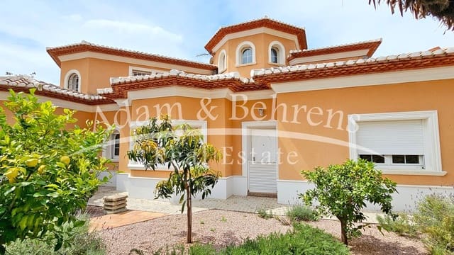 4 bedroom Villa for sale in Montgó - Ermita, Javea / Xàbia with pool garage - € 1,650,000 (Ref: 9294552)