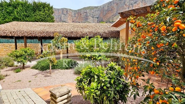 4 bedroom Villa for sale in Montgó - Ermita, Javea / Xàbia with pool garage - € 1,650,000 (Ref: 9294552)