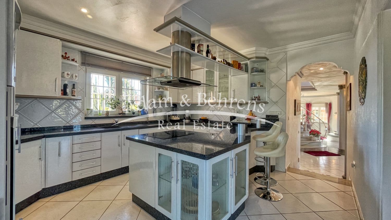 14 soverom Finca/Herregård til salgs i Els Poblets med svømmebasseng garasje - € 2 500 000 (Ref: 9294553)