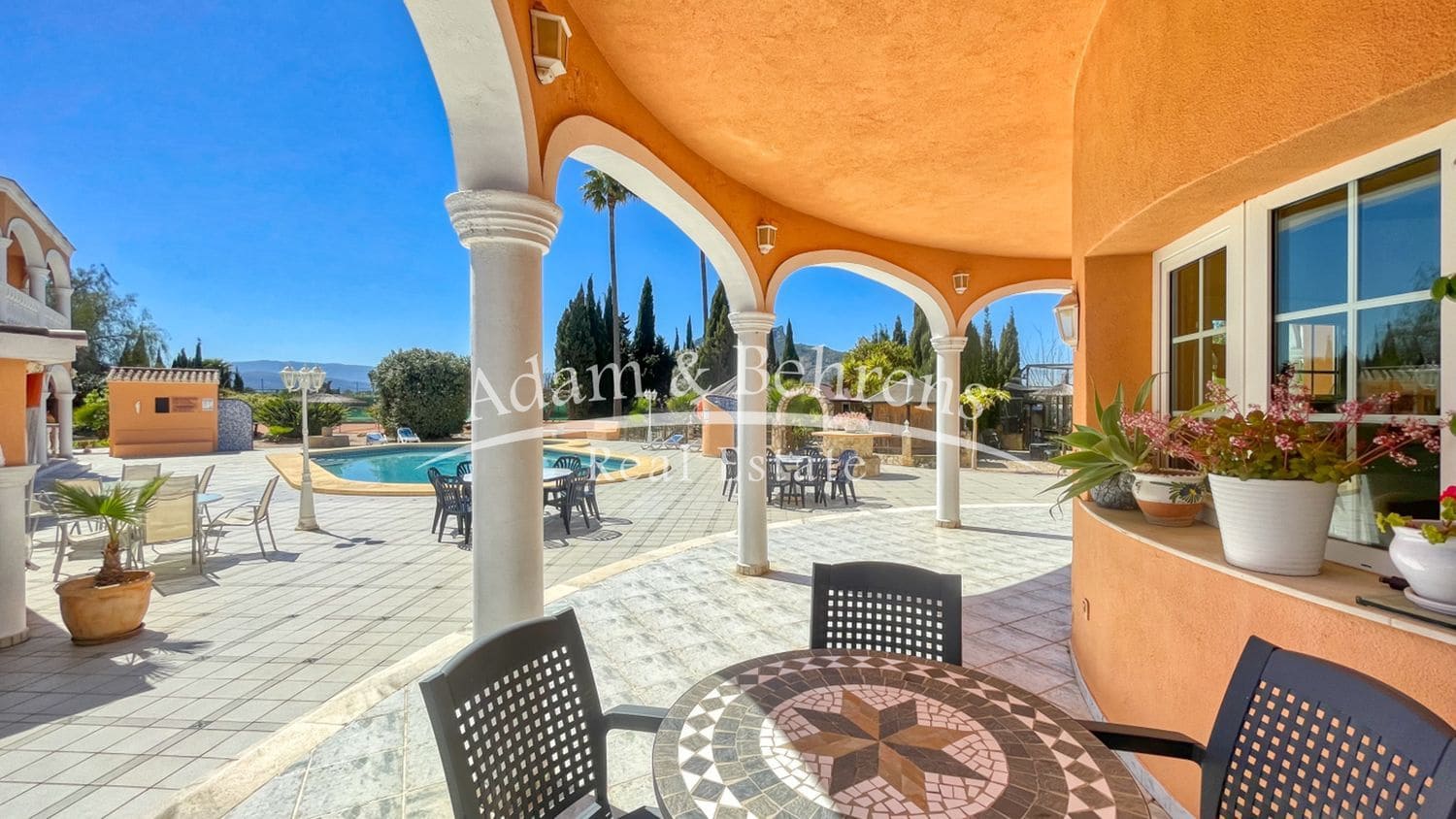 14 soverom Finca/Herregård til salgs i Els Poblets med svømmebasseng garasje - € 2 500 000 (Ref: 9294553)