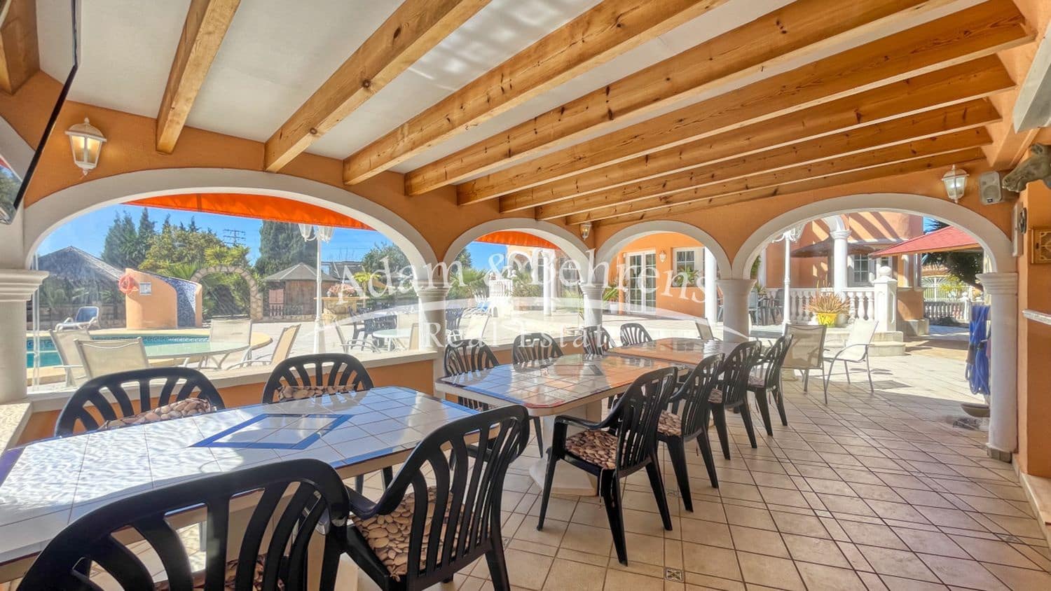 14 soverom Finca/Herregård til salgs i Els Poblets med svømmebasseng garasje - € 2 500 000 (Ref: 9294553)