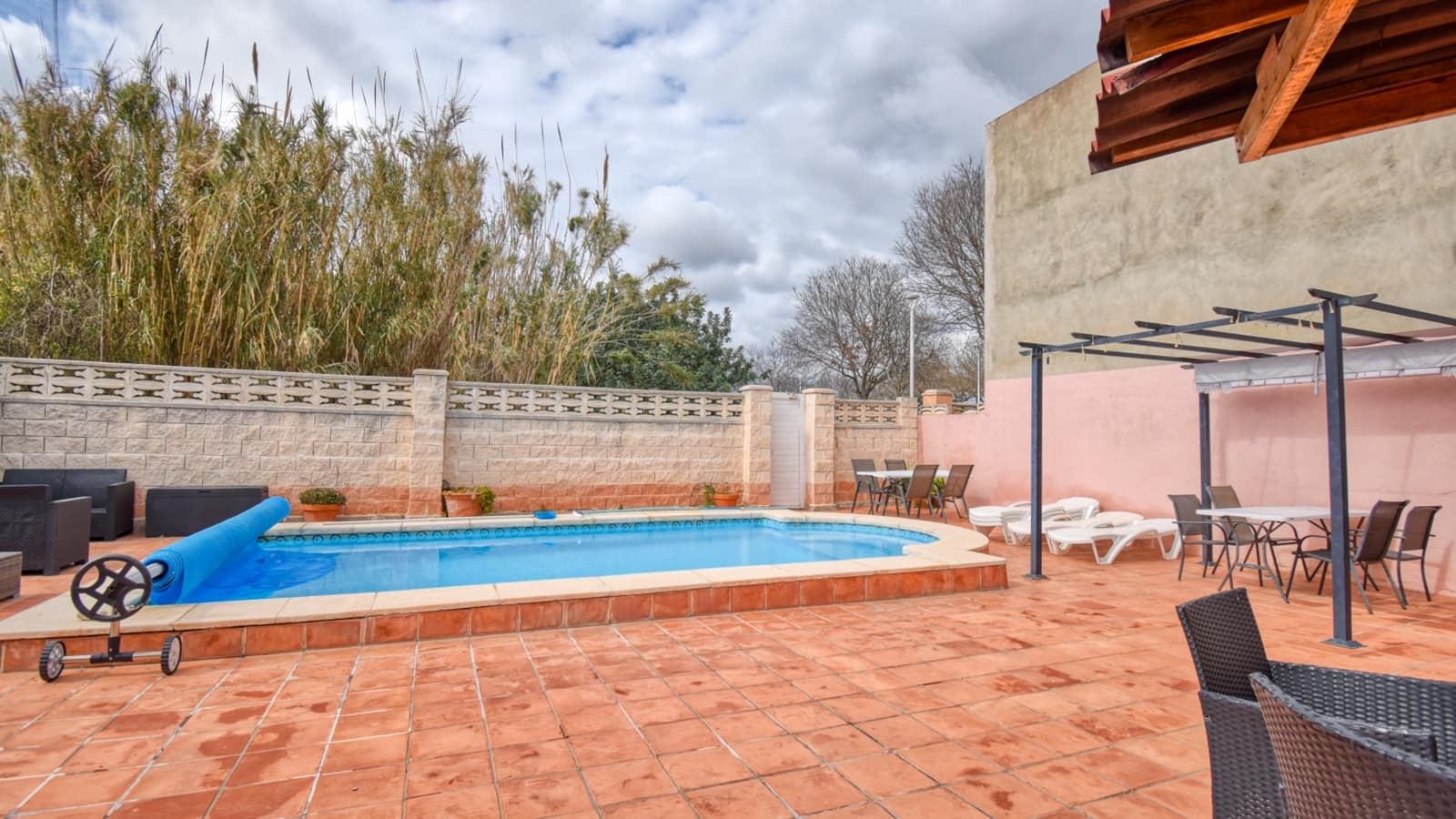 5 sypialnia Willa na sprzedaż w Gandia z basenem garażem - 380 000 € (Ref: 9308226)
