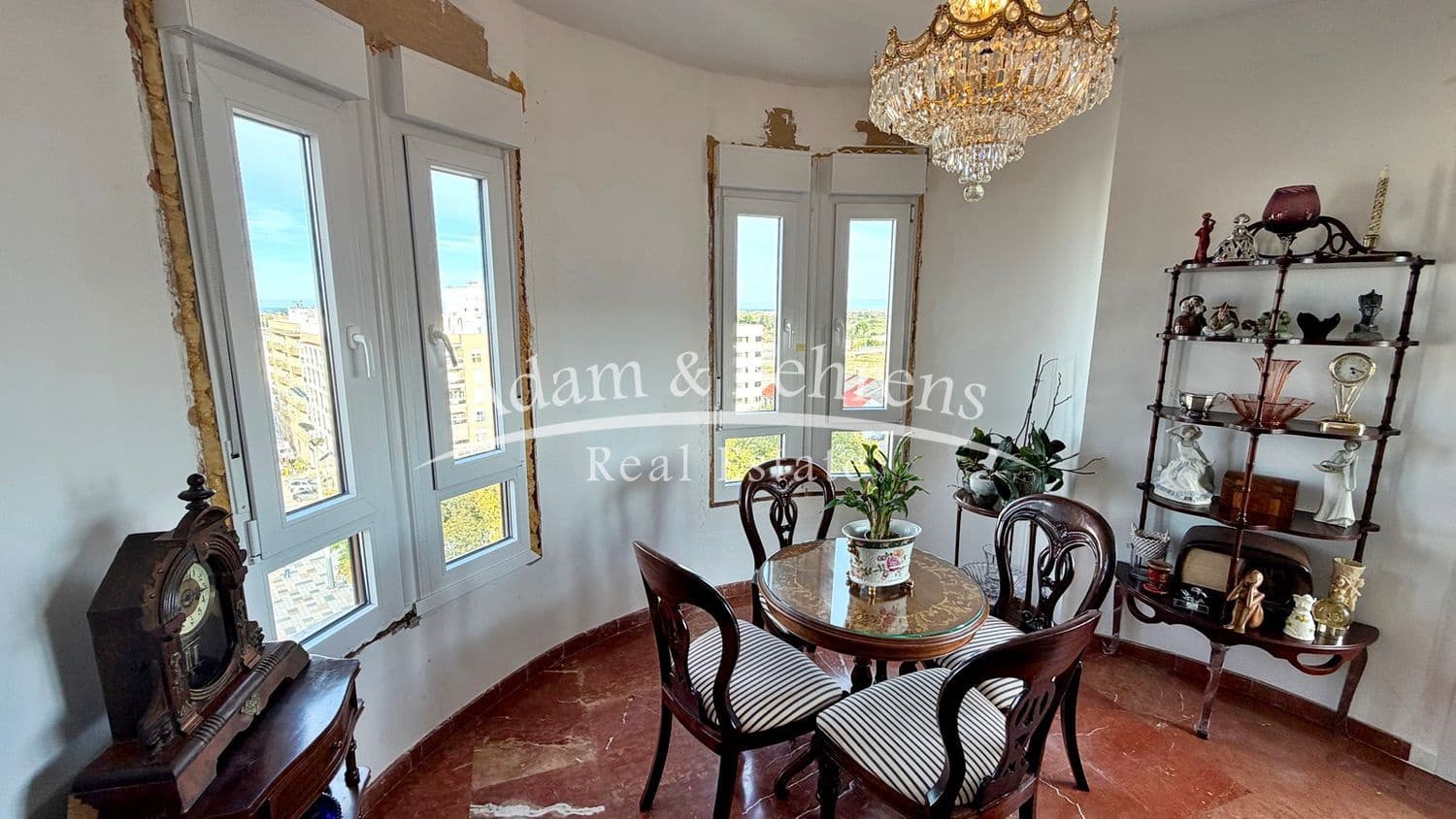 4 chambre Appartement à vendre à Oliva avec garage - 275 000 € (Ref: 9371194)