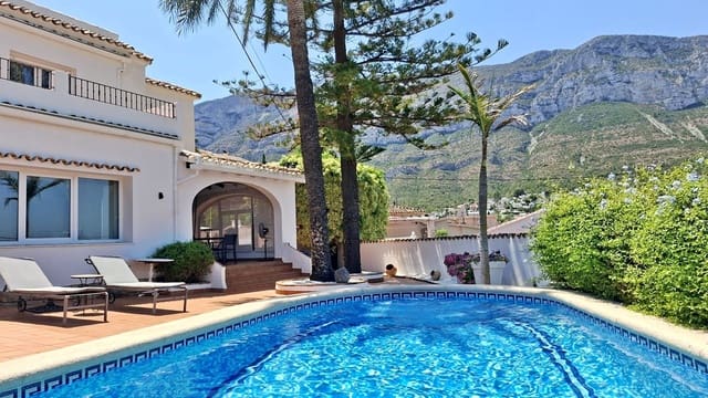 3 Zimmer Villa zu verkaufen in Dénia mit Pool Garage - 840.000 € (Ref: 9371195)