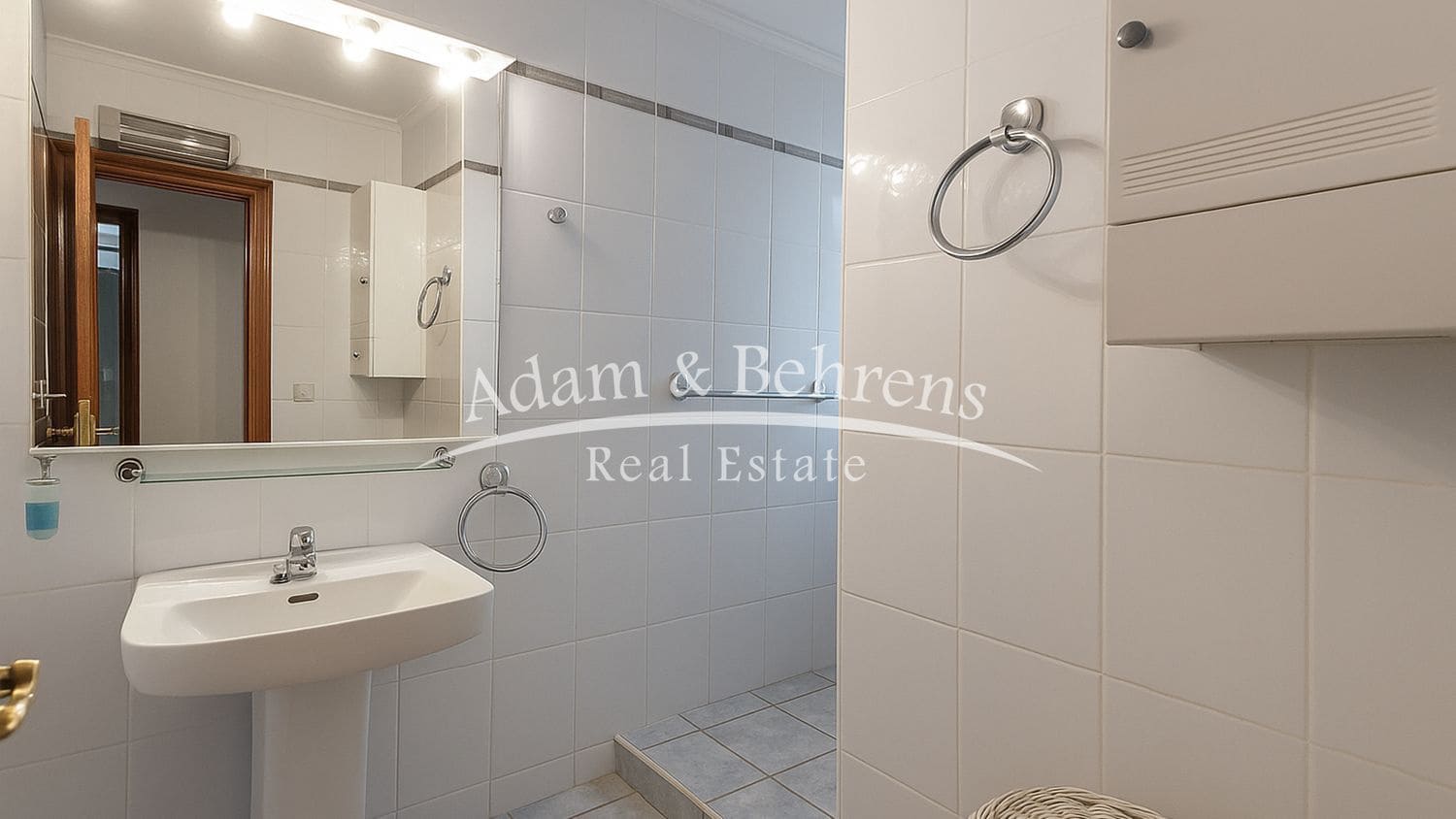 5 sypialnia Willa na sprzedaż w Denia z basenem garażem - 850 000 € (Ref: 9371196)