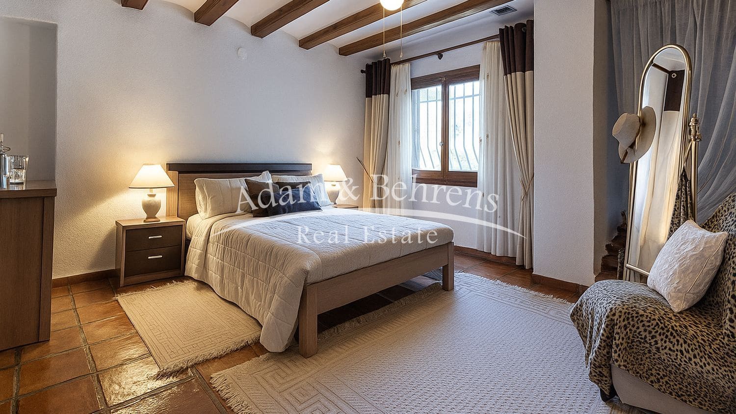 5 sypialnia Willa na sprzedaż w Denia z basenem garażem - 850 000 € (Ref: 9371196)