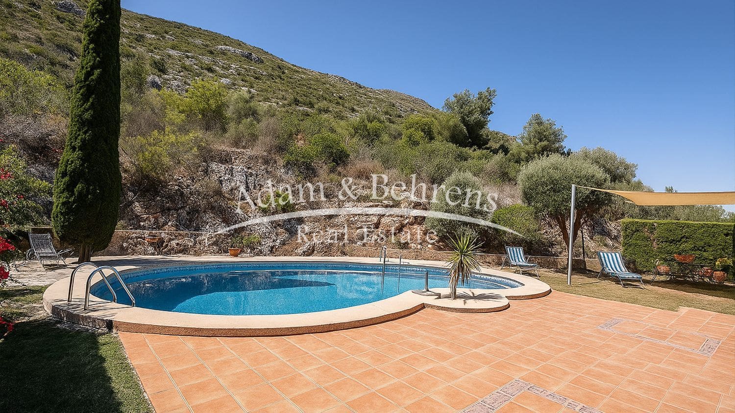 5 sypialnia Willa na sprzedaż w Denia z basenem garażem - 850 000 € (Ref: 9371196)