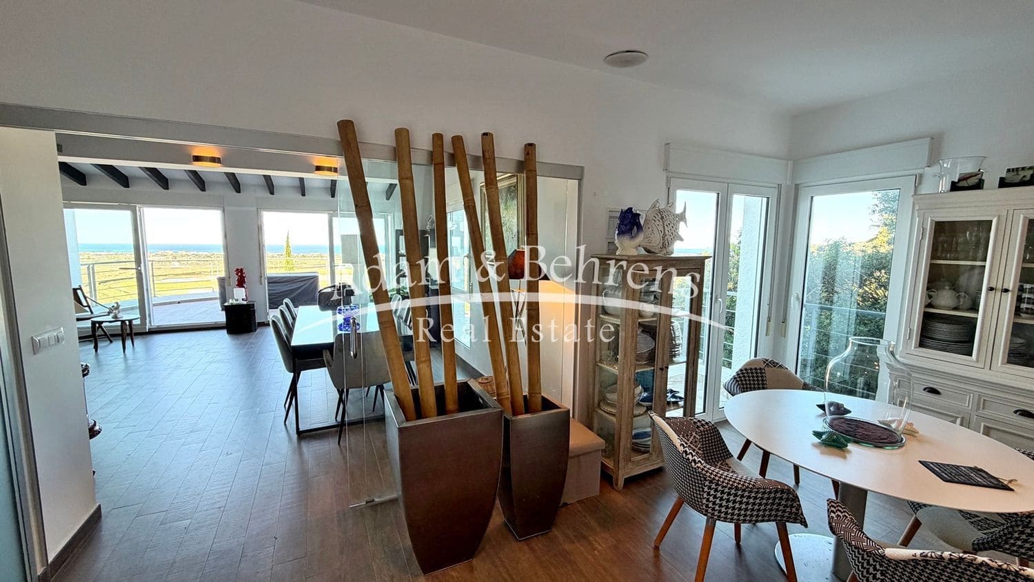 4 sypialnia Willa na sprzedaż w Denia z basenem garażem - 550 000 € (Ref: 9371197)