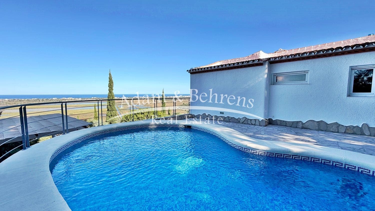 4 sypialnia Willa na sprzedaż w Denia z basenem garażem - 550 000 € (Ref: 9371197)