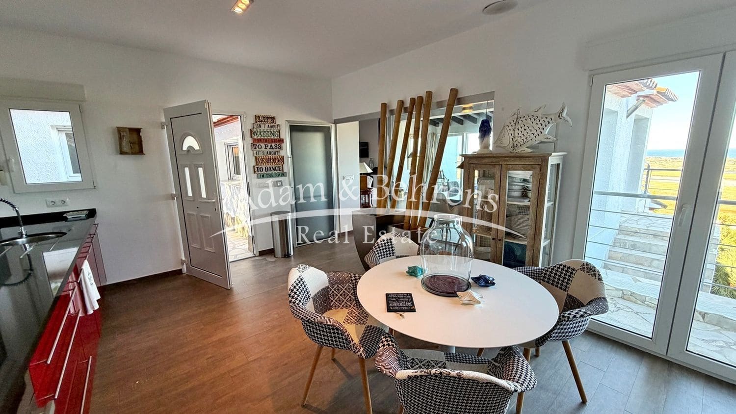 4 sypialnia Willa na sprzedaż w Denia z basenem garażem - 550 000 € (Ref: 9371197)