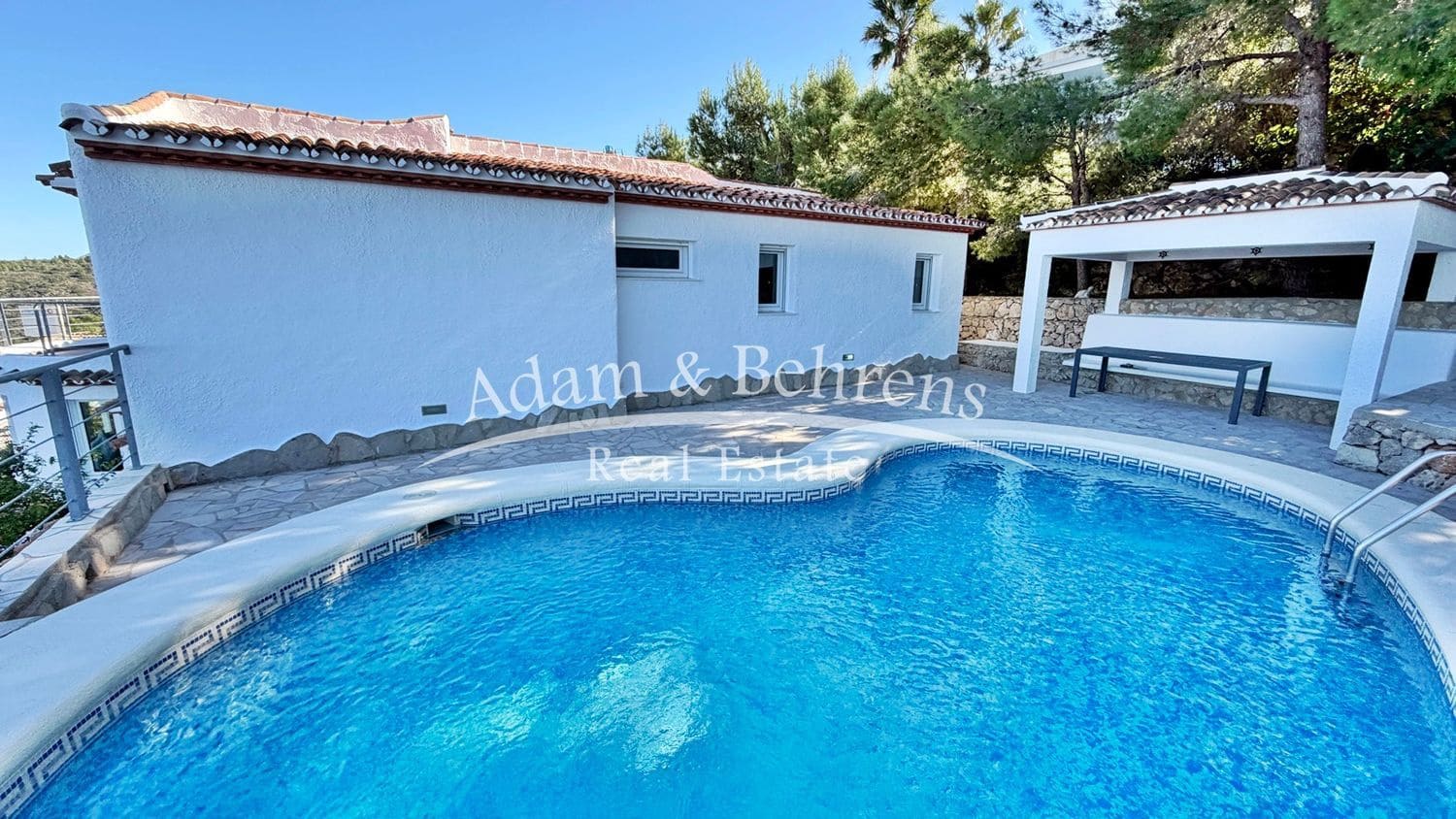 4 sypialnia Willa na sprzedaż w Denia z basenem garażem - 550 000 € (Ref: 9371197)