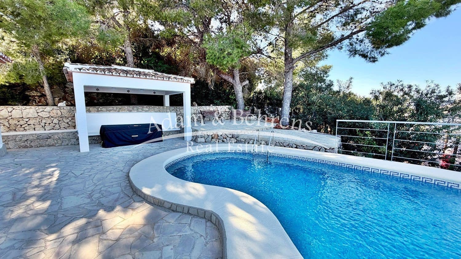 4 sypialnia Willa na sprzedaż w Denia z basenem garażem - 550 000 € (Ref: 9371197)