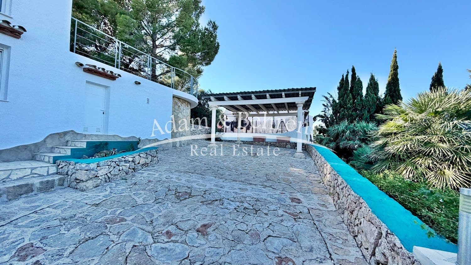 4 sypialnia Willa na sprzedaż w Denia z basenem garażem - 550 000 € (Ref: 9371197)