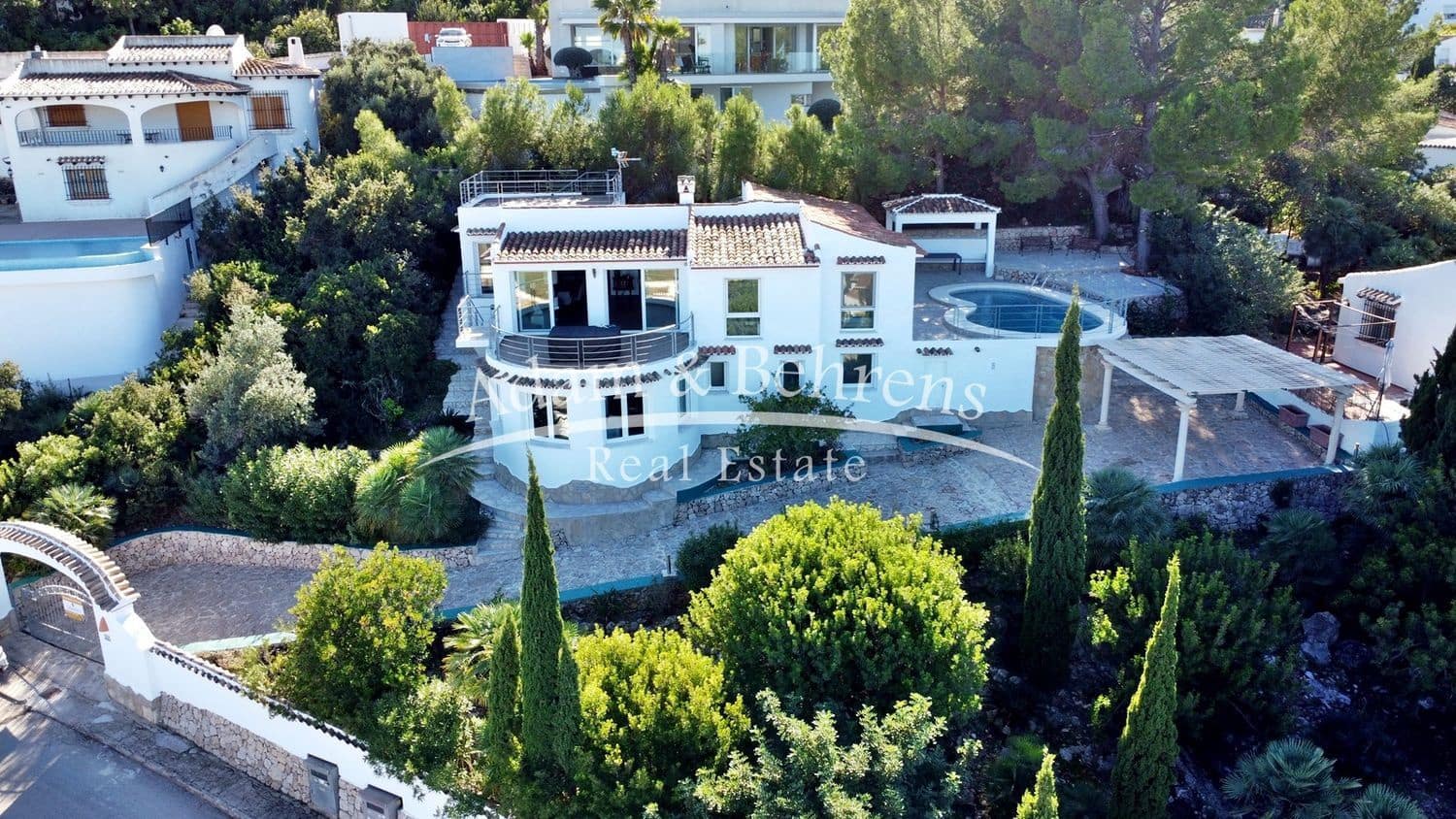 4 sypialnia Willa na sprzedaż w Denia z basenem garażem - 550 000 € (Ref: 9371197)