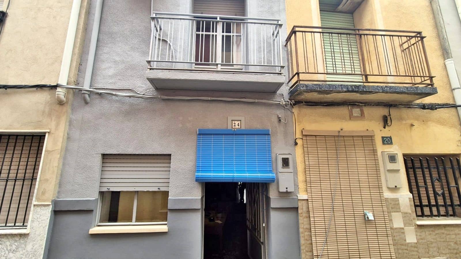 Casa de 3 habitaciones en Anna en venta con piscina - 120.000 € (Ref: 9402878)