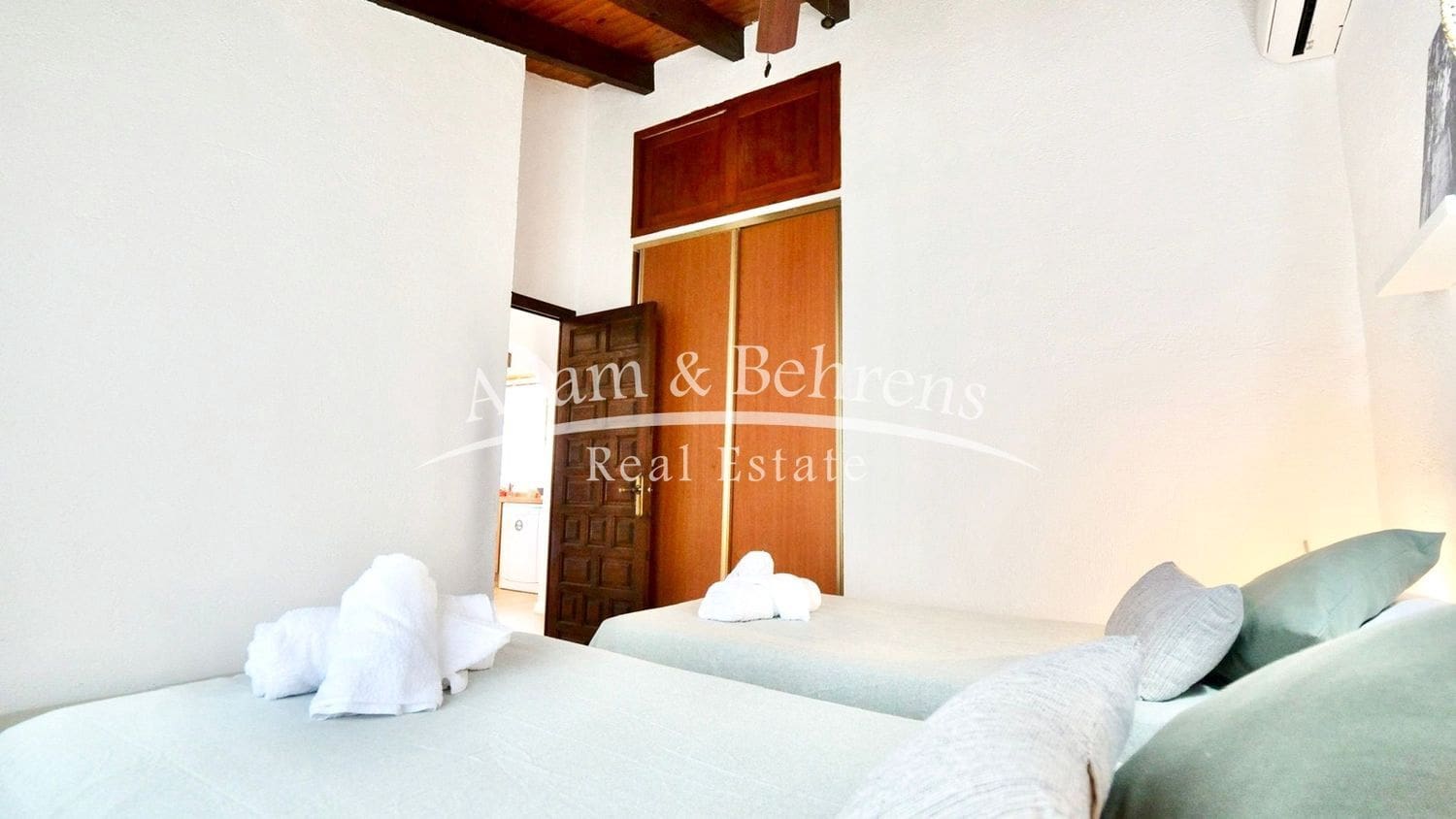 4 quarto Moradia para venda em Denia com piscina garagem - 580 000 € (Ref: 9465130)