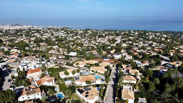 Grunde uden byggetilladelser til salg i Dénia - € 198.000 (Ref: 9471909)
