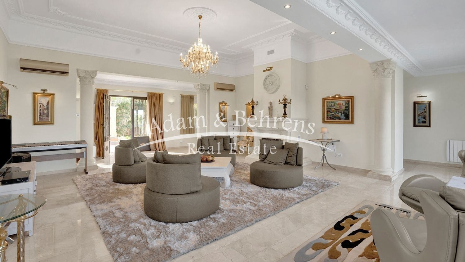 6 quarto Moradia para venda em Denia com piscina garagem - 1 290 000 € (Ref: 9472222)