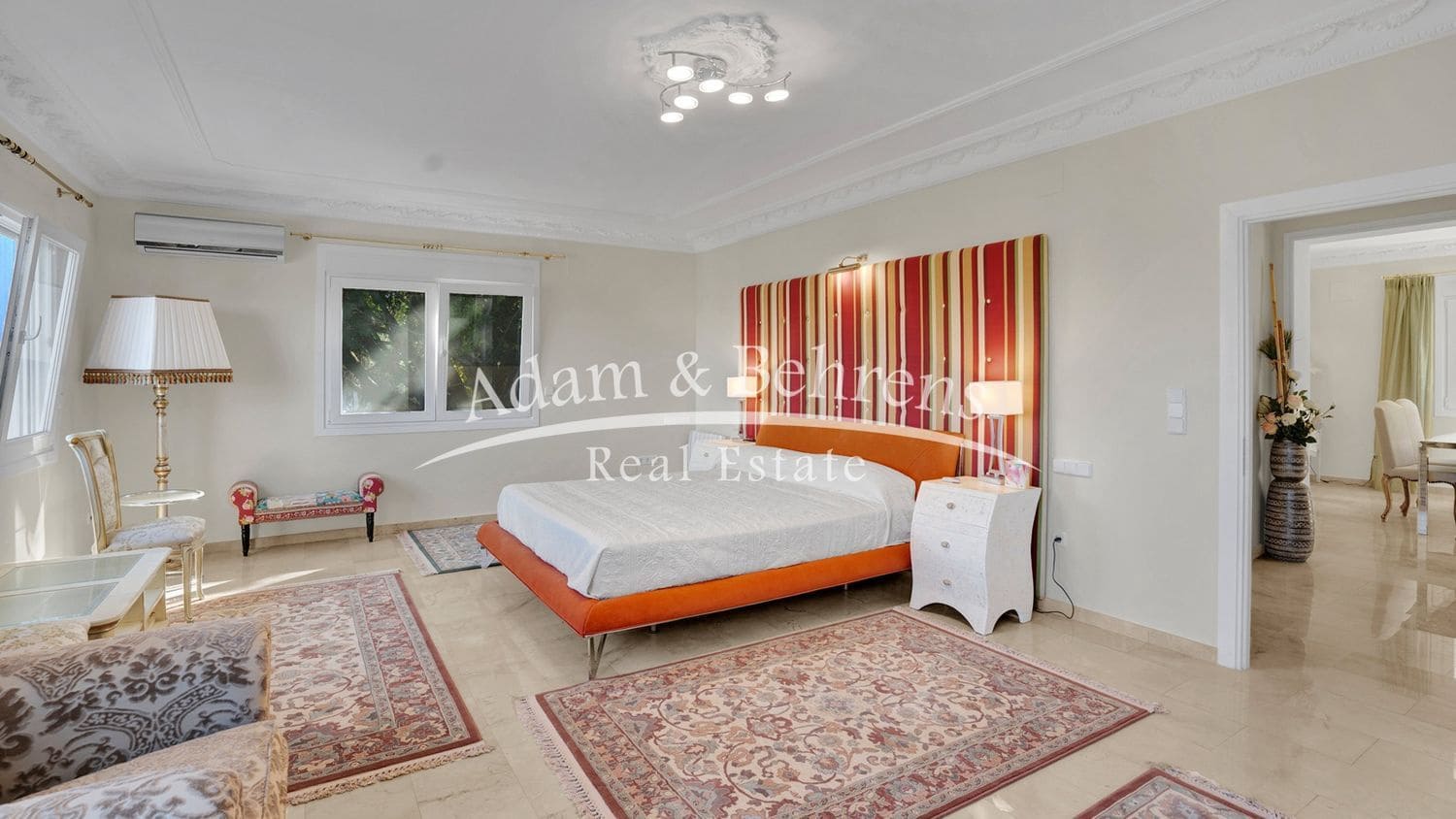 6 quarto Moradia para venda em Denia com piscina garagem - 1 290 000 € (Ref: 9472222)