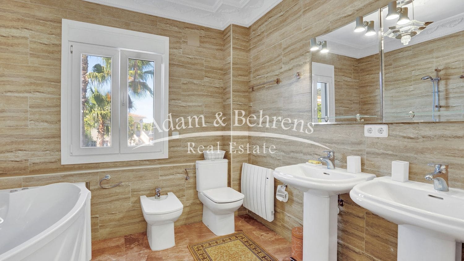 6 quarto Moradia para venda em Denia com piscina garagem - 1 290 000 € (Ref: 9472222)