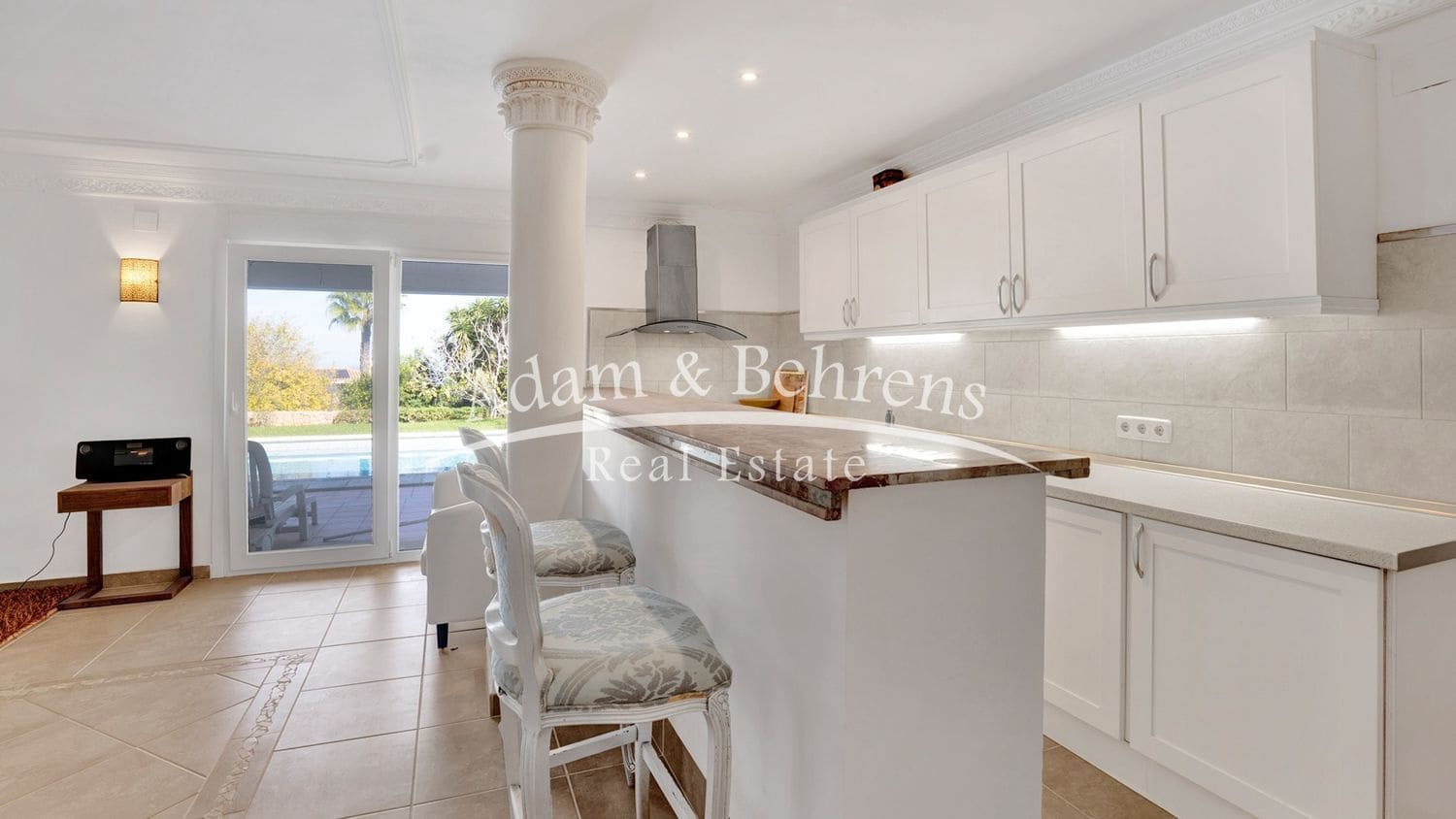 6 quarto Moradia para venda em Denia com piscina garagem - 1 290 000 € (Ref: 9472222)