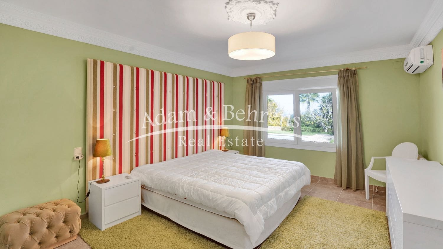 6 quarto Moradia para venda em Denia com piscina garagem - 1 290 000 € (Ref: 9472222)