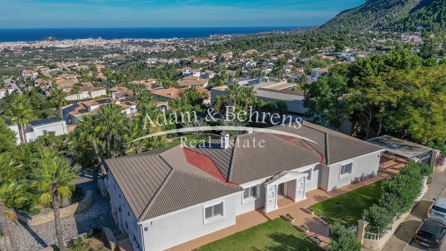 6 quarto Moradia para venda em Denia com piscina garagem - 1 290 000 € (Ref: 9472222)