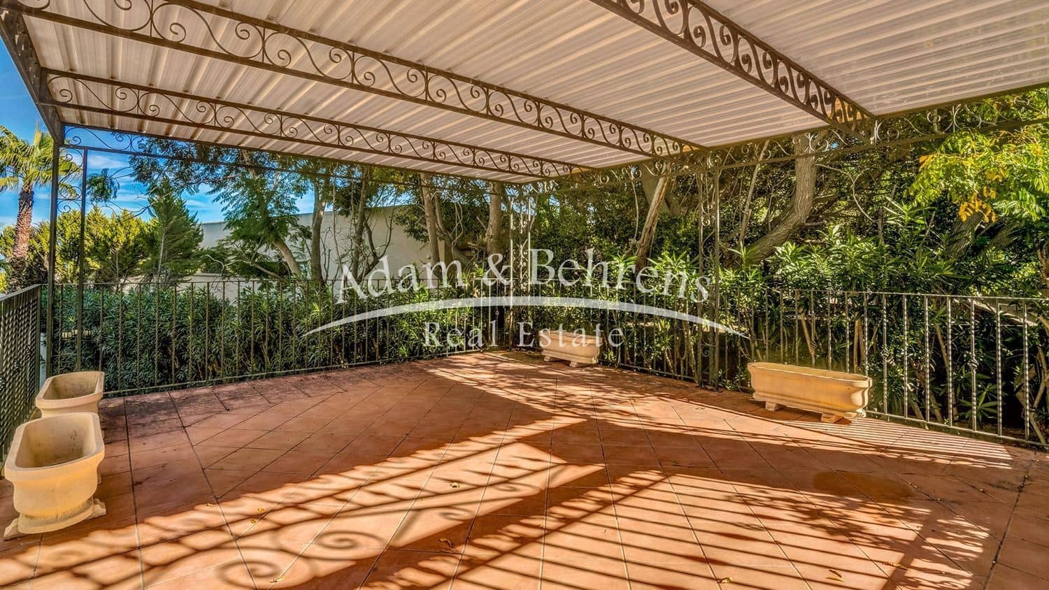 6 quarto Moradia para venda em Denia com piscina garagem - 1 290 000 € (Ref: 9472222)