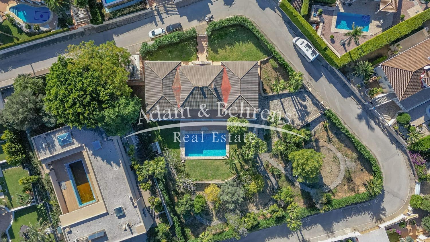 6 quarto Moradia para venda em Denia com piscina garagem - 1 290 000 € (Ref: 9472222)