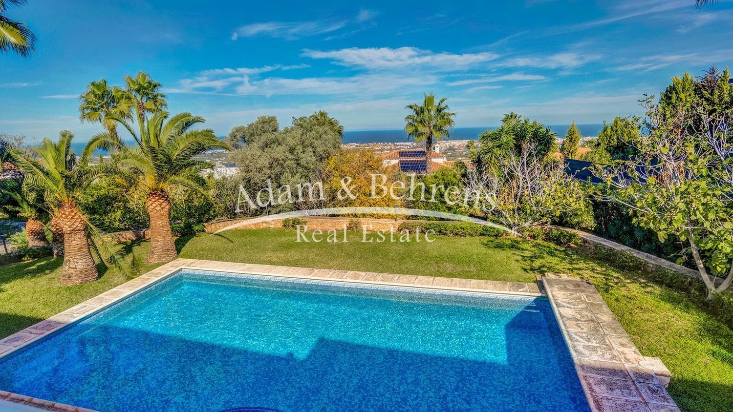 6 quarto Moradia para venda em Denia com piscina garagem - 1 290 000 € (Ref: 9472222)