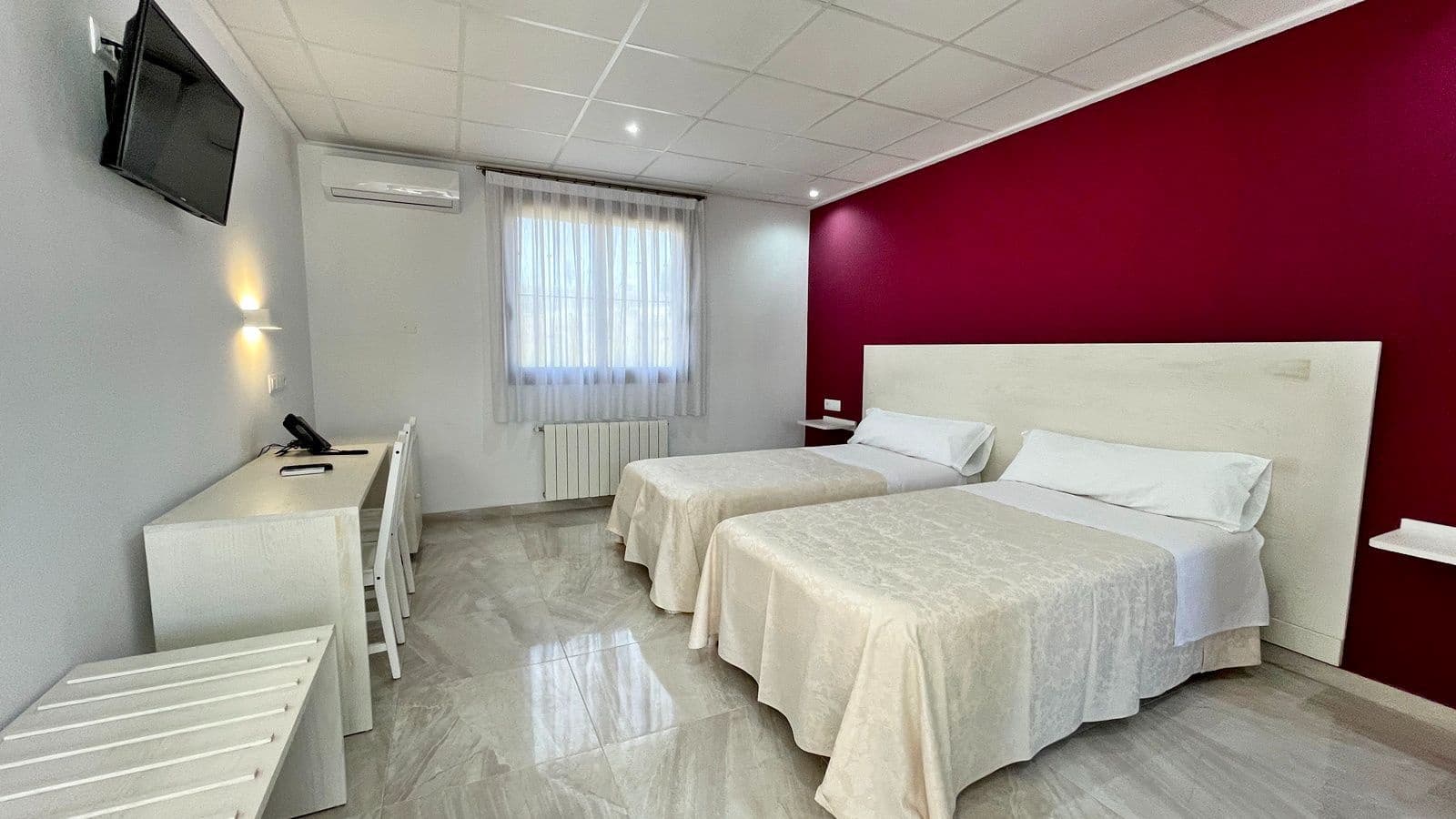 55 slaapkamer Commercieel te koop in L'Olleria met zwembad garage - € 10.000.000 (Ref: 9512036)