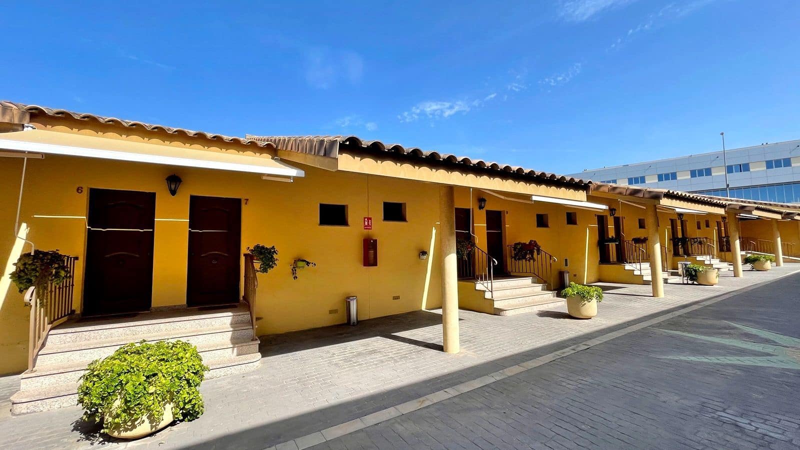 55 slaapkamer Commercieel te koop in L'Olleria met zwembad garage - € 10.000.000 (Ref: 9512036)