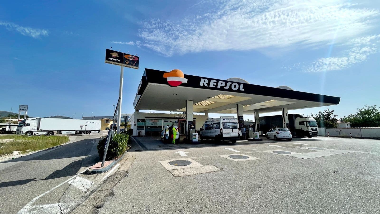 55 slaapkamer Commercieel te koop in L'Olleria met zwembad garage - € 10.000.000 (Ref: 9512036)
