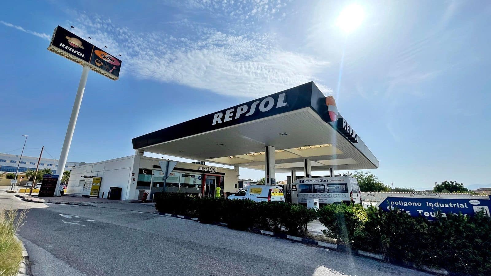 55 slaapkamer Commercieel te koop in L'Olleria met zwembad garage - € 10.000.000 (Ref: 9512036)