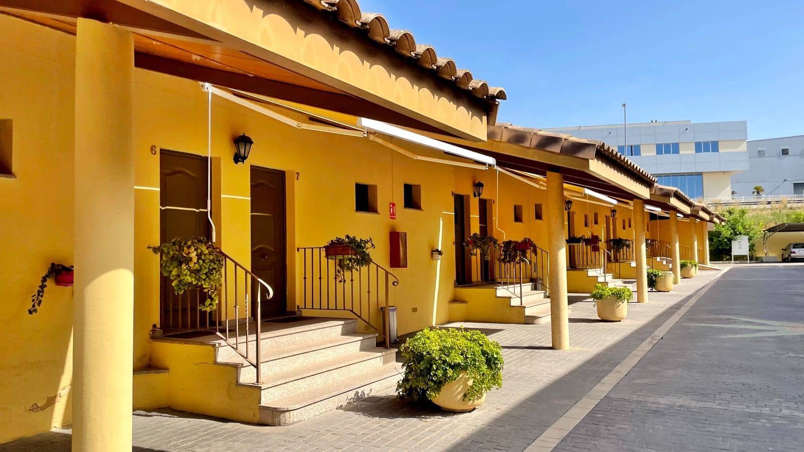 55 slaapkamer Commercieel te koop in L'Olleria met zwembad garage - € 10.000.000 (Ref: 9512036)