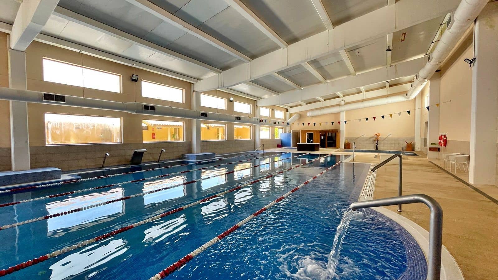 55 slaapkamer Commercieel te koop in L'Olleria met zwembad garage - € 10.000.000 (Ref: 9512036)