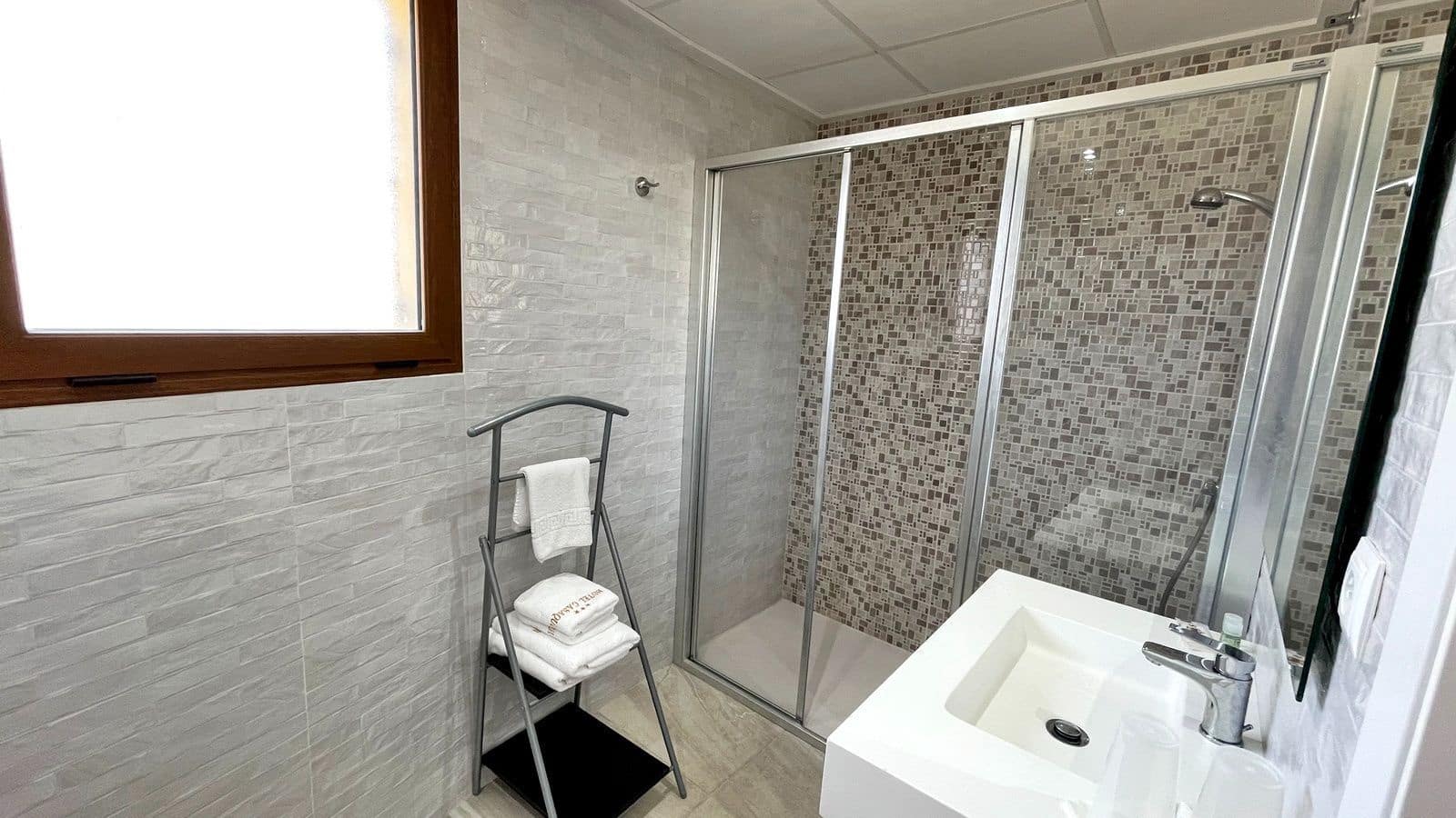 55 slaapkamer Commercieel te koop in L'Olleria met zwembad garage - € 10.000.000 (Ref: 9512036)